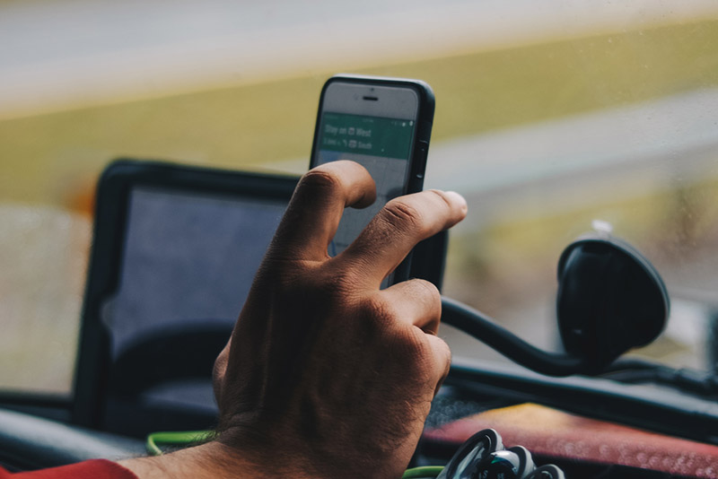 Komunikacja z kierowcą przez aplikacje mobilną